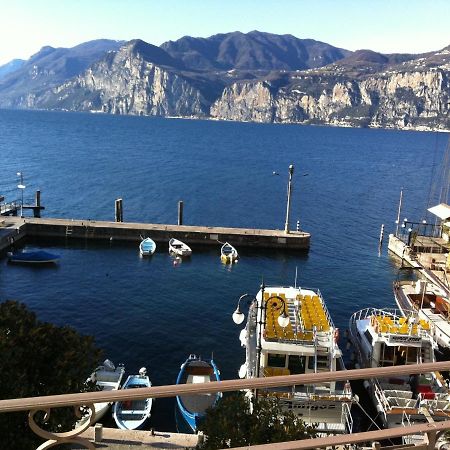 Charmante Apartament Lake Front Malcesine Kültér fotó