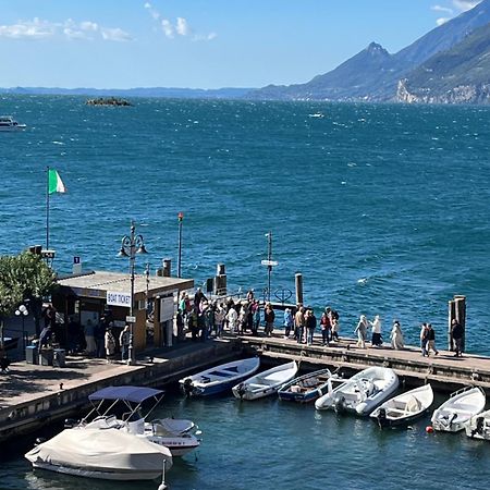 Charmante Apartament Lake Front Malcesine Kültér fotó
