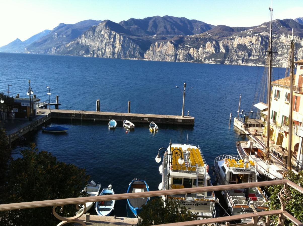 Charmante Apartament Lake Front Malcesine Kültér fotó