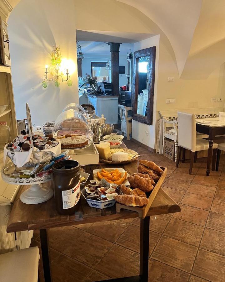 Charmante Apartament Lake Front Malcesine Kültér fotó