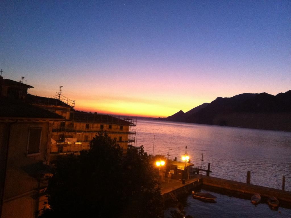 Charmante Apartament Lake Front Malcesine Szoba fotó